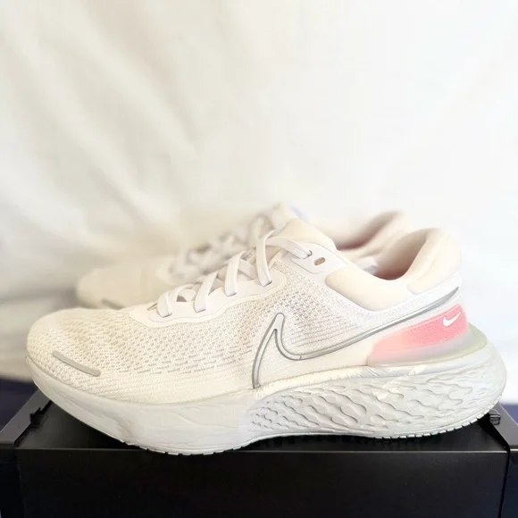 Nike ZoomX Invincible Run Flyknit White Platinum size 12 CT228-102 2021 PREOWNED